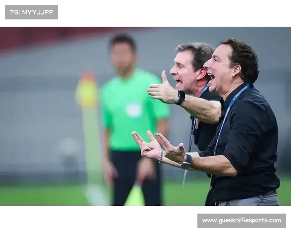 恩迪亚耶点射绝平瞬间：上海德比压力下冷静施射